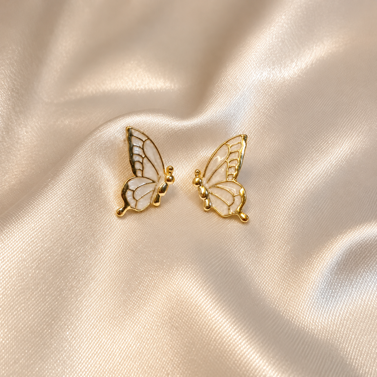 Butterfly 🦋 studs earing