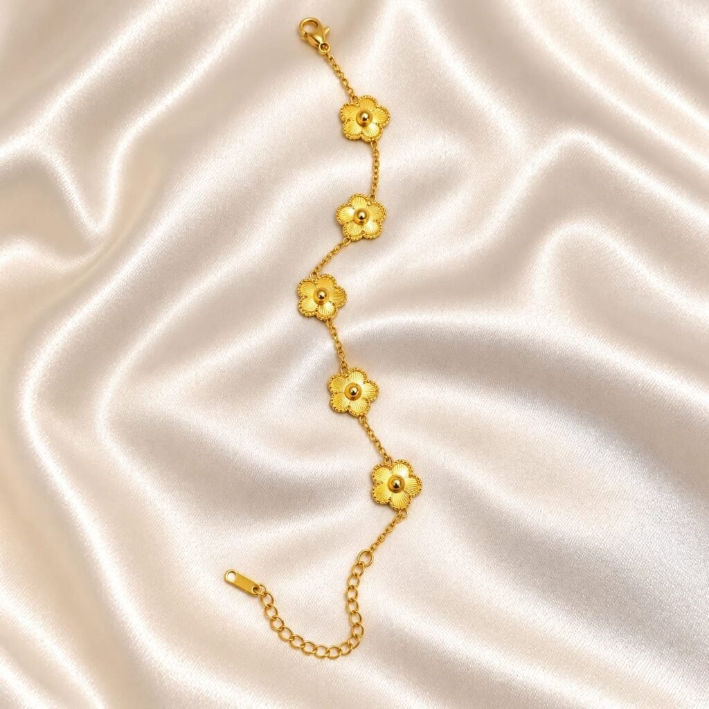 Golden Cleef Bracelate